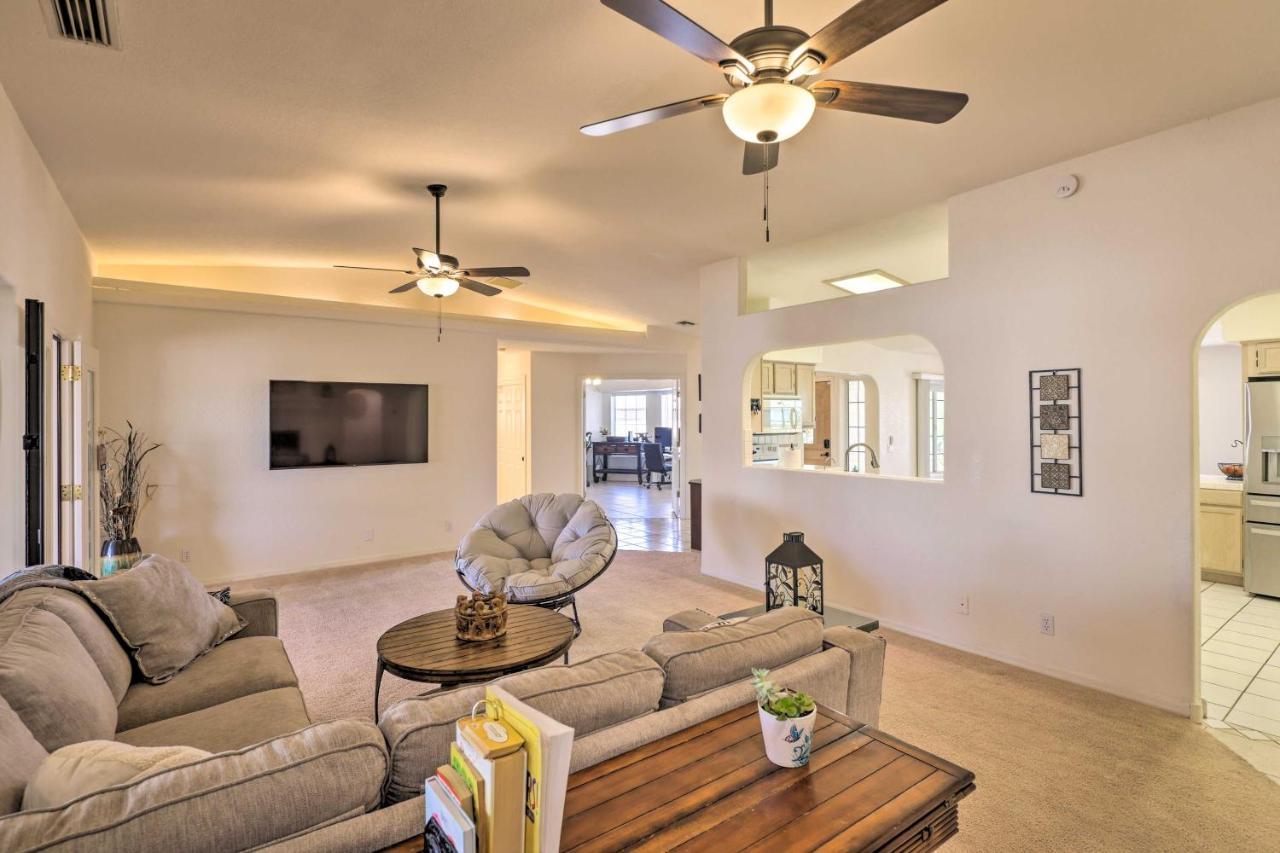 Beautiful Havasu Retreat With Hot Tub, Pet Friendly! Holiday home *