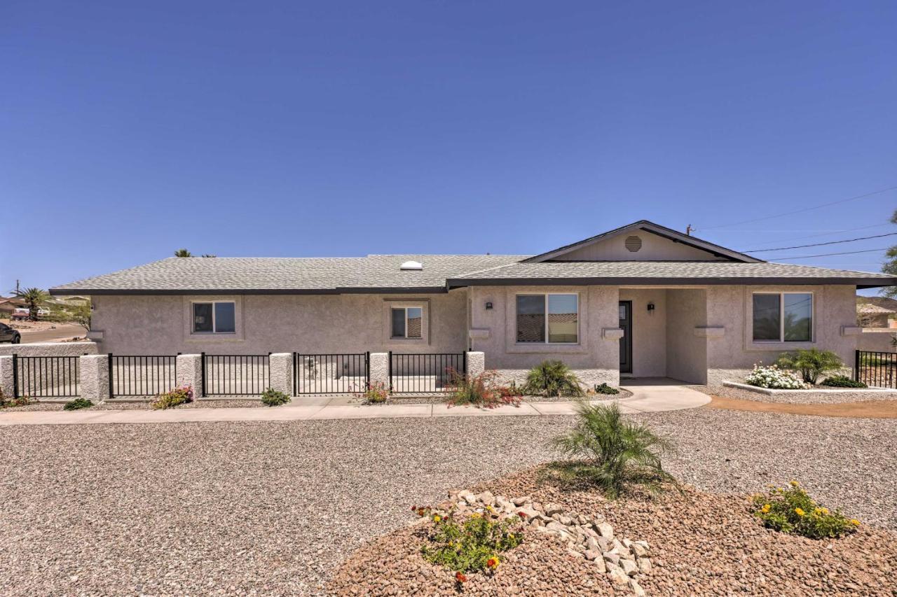 Havasu Putting Green, Pool Access! Holiday home Lake Havasu City