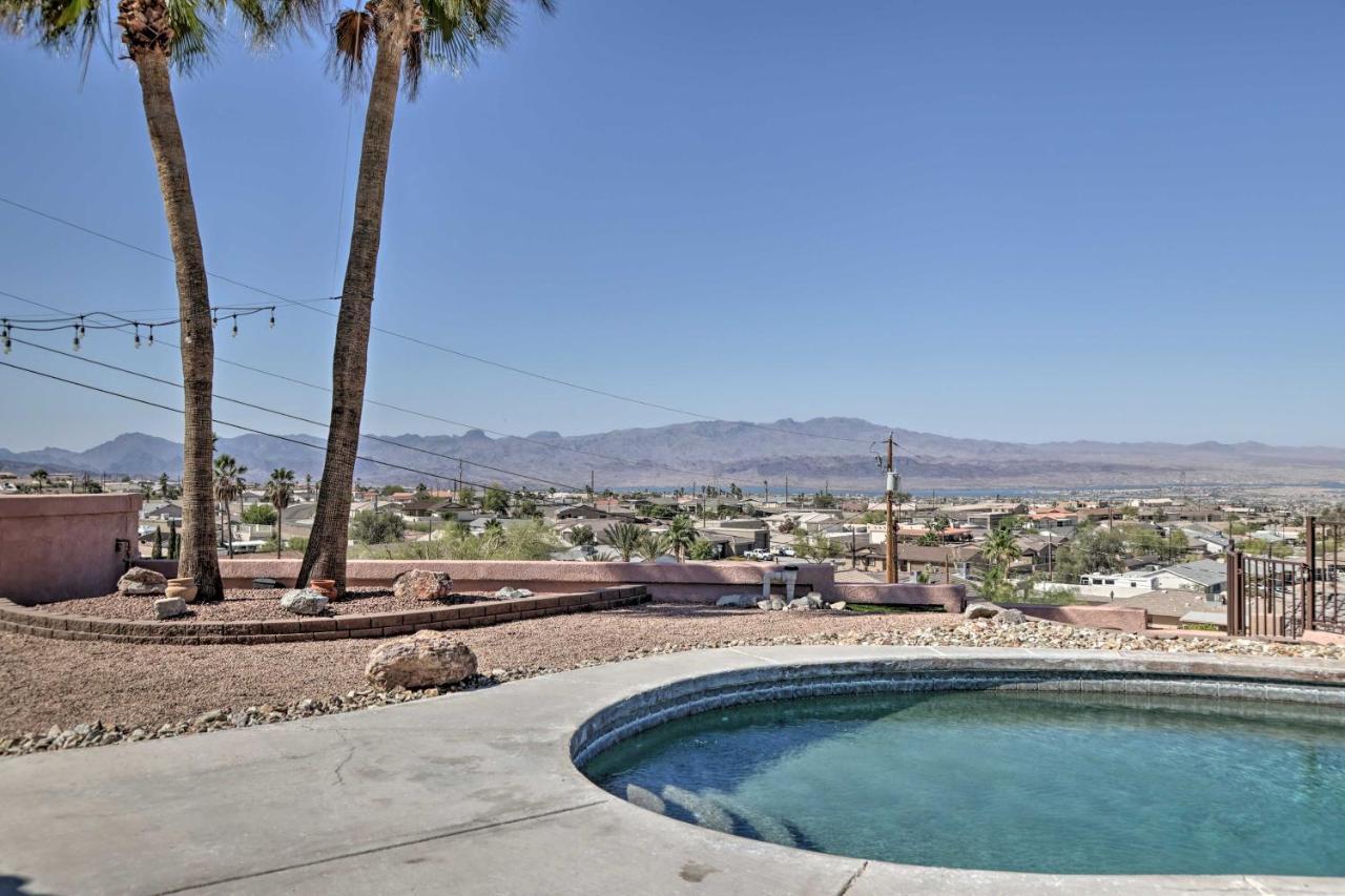 Holiday home Deluxe Gated With Pool Overlooking Havasu!