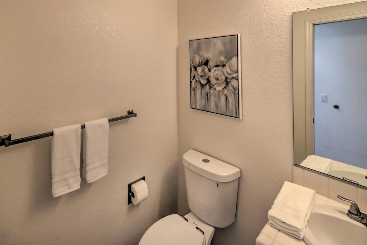 Beautiful Havasu Retreat With Hot Tub, Pet Friendly!