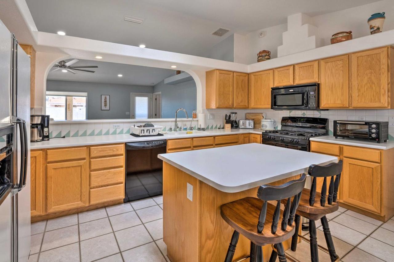 Havasu With Patio And Fire Pit! Holiday home *