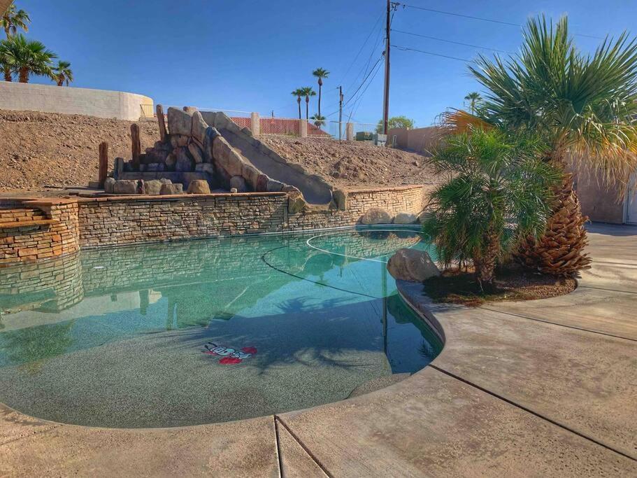 Holiday home Ultimate Backyard-pool/spa. Slide. Lakeview. Ball