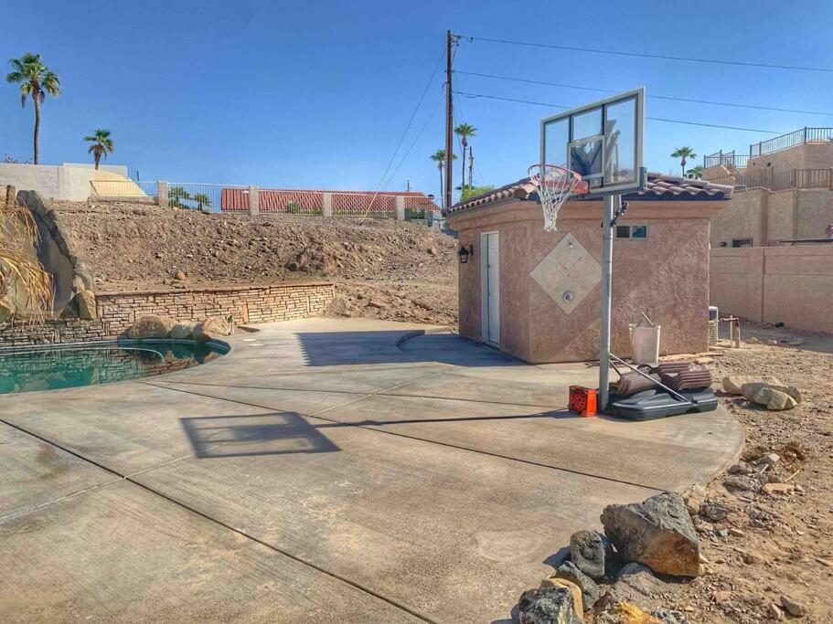 Ultimate Backyard-pool/spa. Slide. Lakeview. Ball *