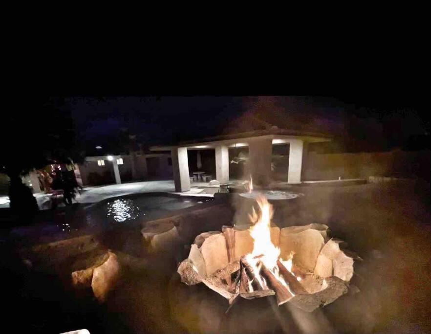 Ultimate Backyard-pool/spa. Slide. Lakeview. Ball Holiday home