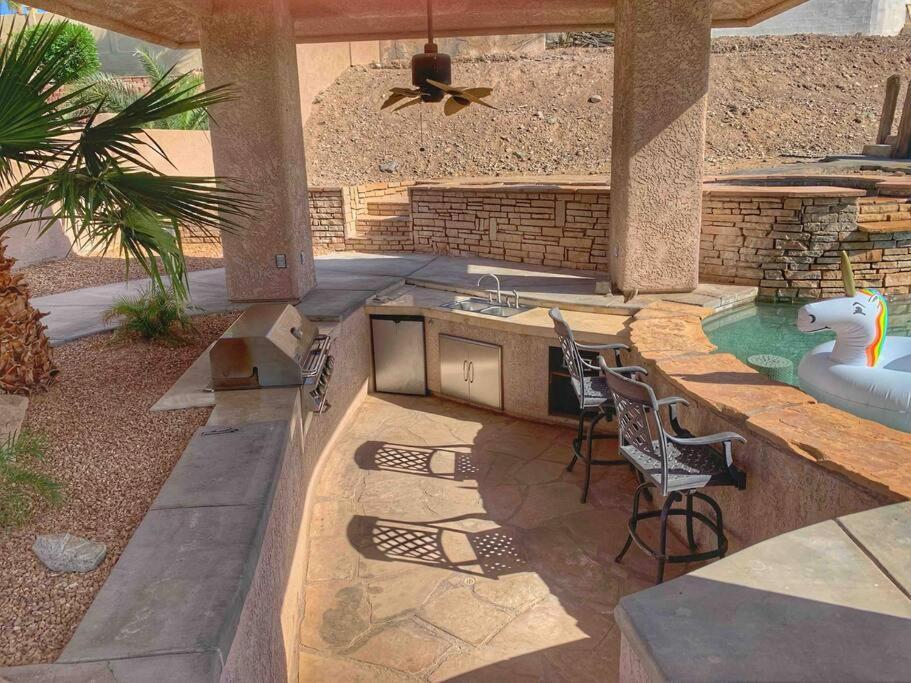 Ultimate Backyard-pool/spa. Slide. Lakeview. Ball * Lake Havasu City