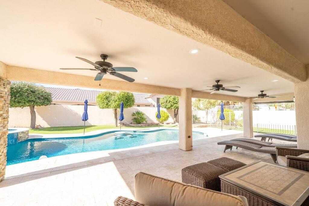 Grand Havasu Oasis With Custom Pool & Spa! Holiday home