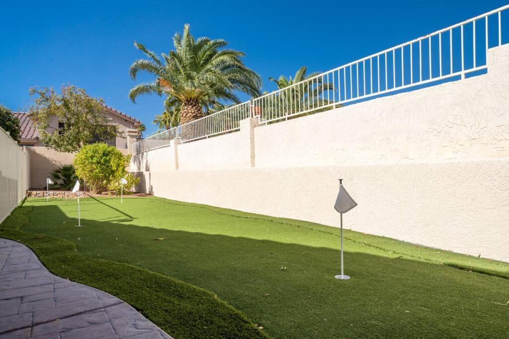 Grand Havasu Oasis With Custom Pool & Spa!