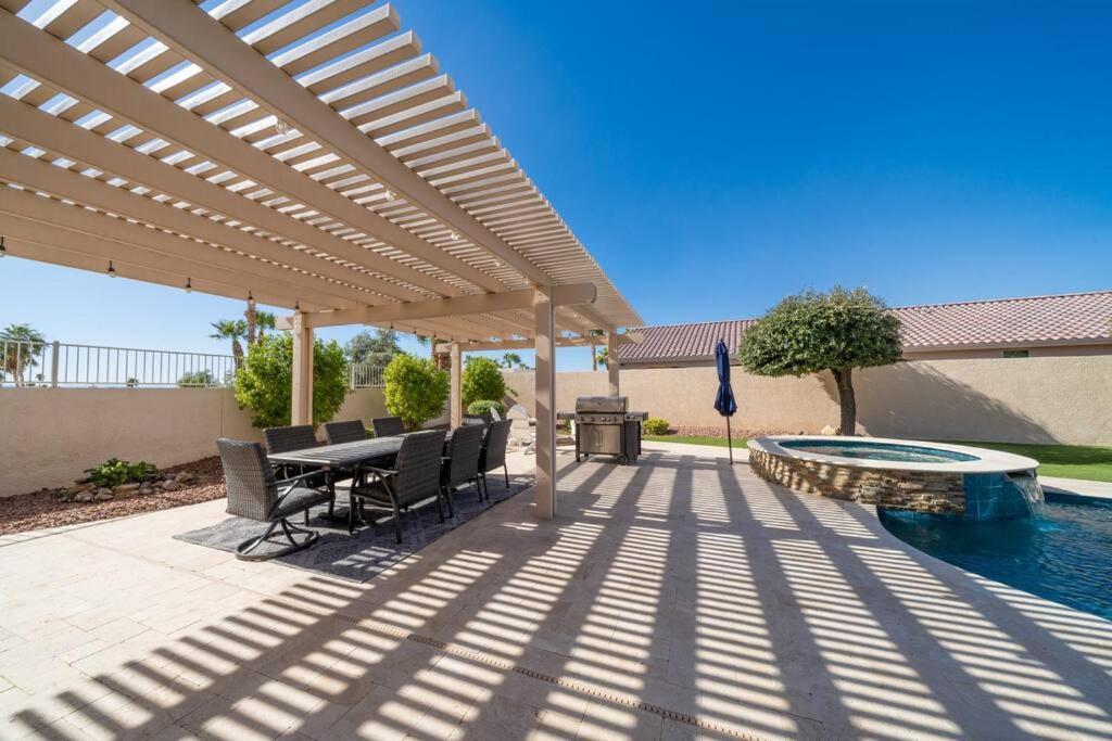 Grand Havasu Oasis With Custom Pool & Spa! Holiday home *