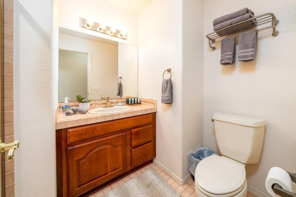 Grand Havasu Oasis With Custom Pool & Spa! Holiday home