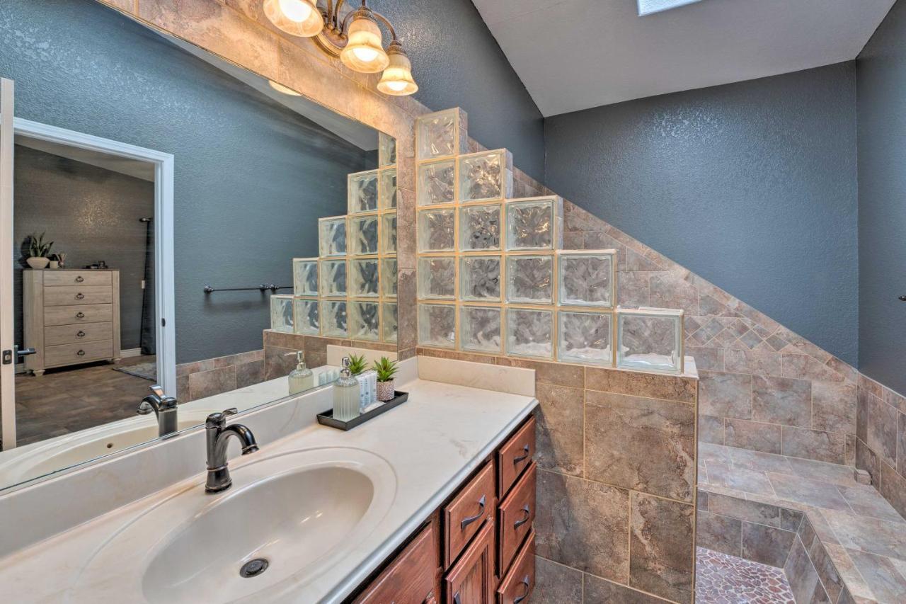 Holiday home Centrally Located Havasu With Private Pool *