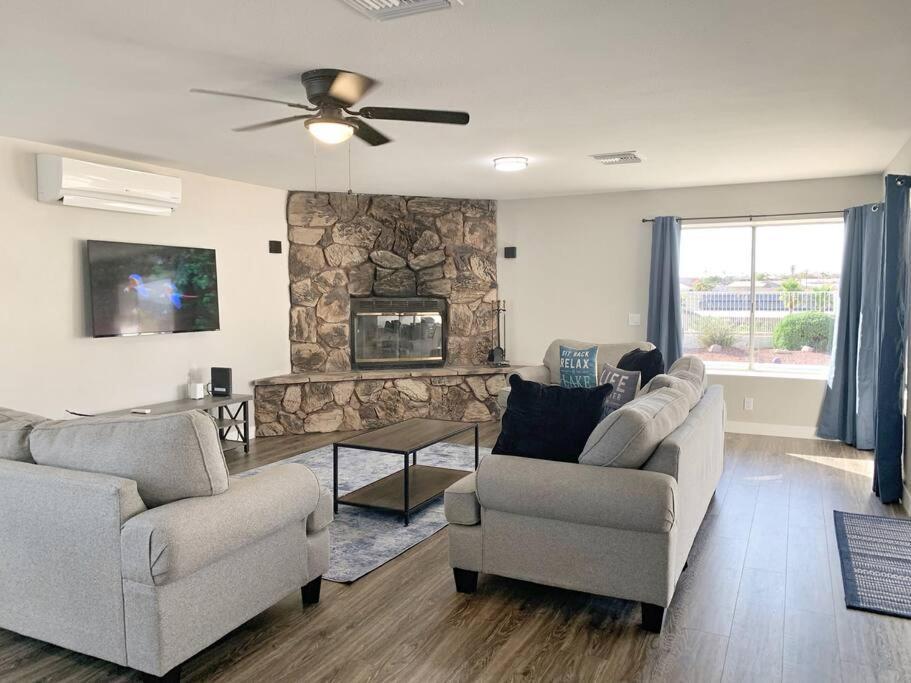 Havalakeview - Pool/spa - Pool Table - Sleeps12 Holiday home Lake Havasu City