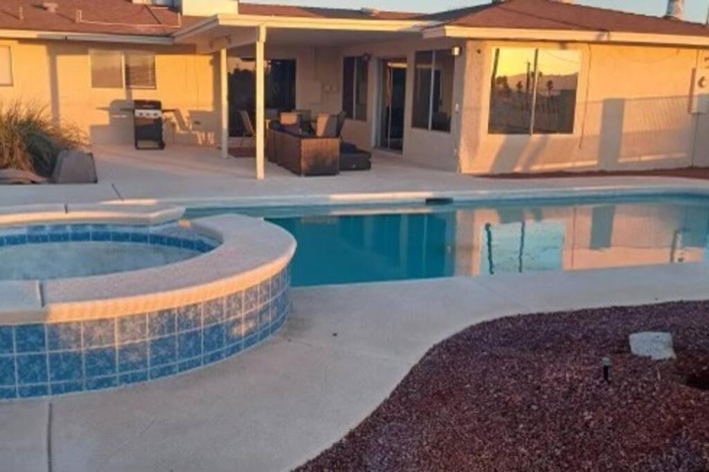 Havalakeview - Pool/spa - Pool Table - Sleeps12 Holiday home Lake Havasu City