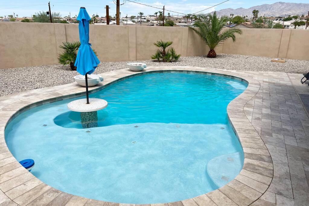 Havasu Retreat! Pool, Spa, Gym & View Holiday home Lake Havasu City