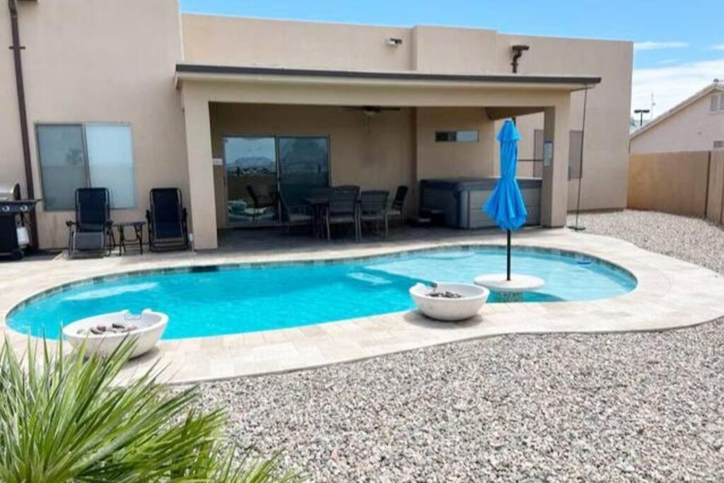 Holiday home Havasu Retreat! Pool, Spa, Gym & View