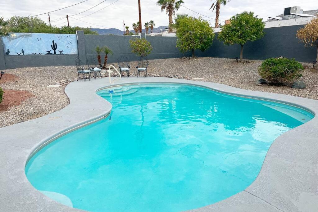 Spacious Getaway! Pool, Spa, Sleeps 9 Holiday home Lake Havasu City