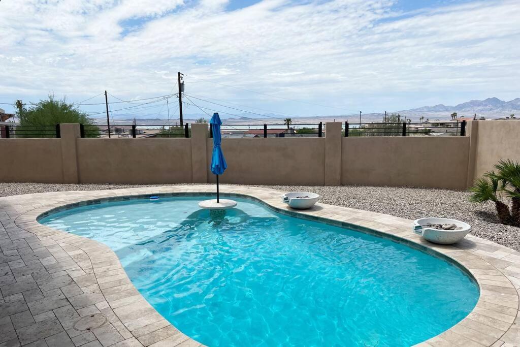 Havasu Retreat! Pool, Spa, Gym & View Holiday home Lake Havasu City