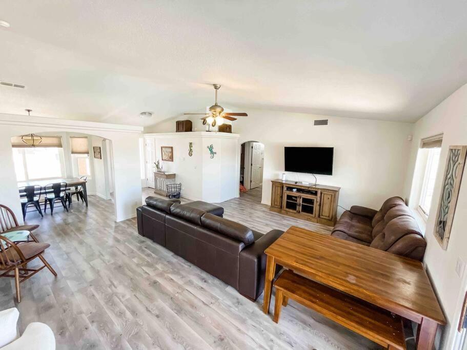 Holiday home Private View On The Side Of 95! Sleeps 16 Lake Havasu City