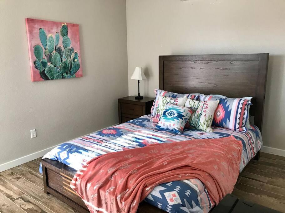 Private View On The Side Of 95! Sleeps 16 Lake Havasu City