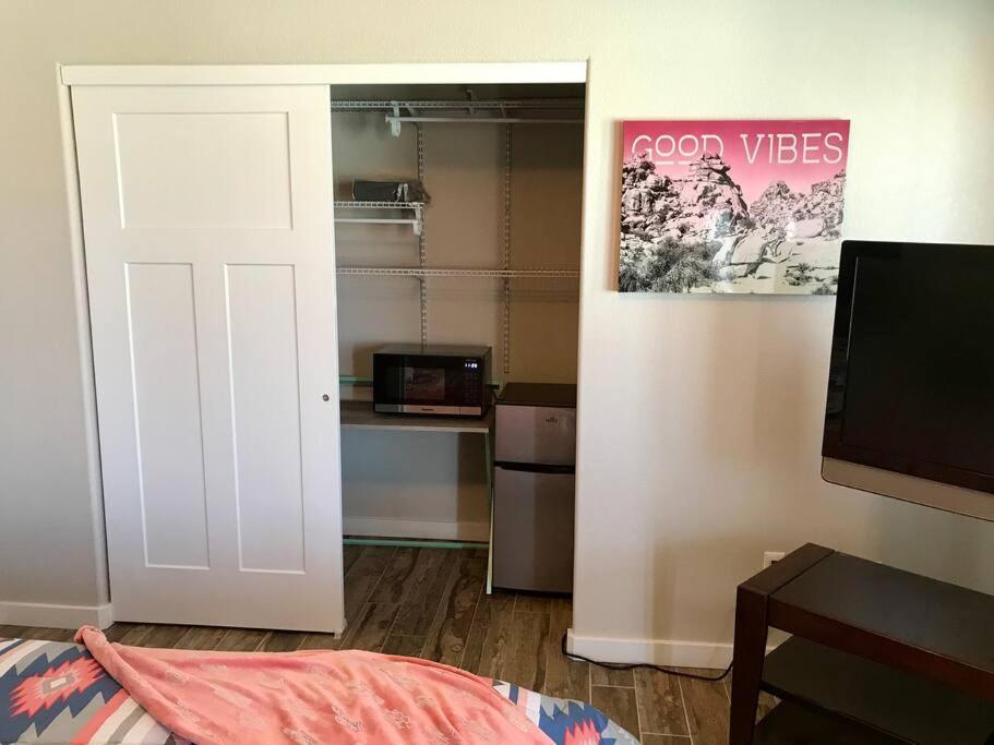 Private View On The Side Of 95! Sleeps 16 Lake Havasu City