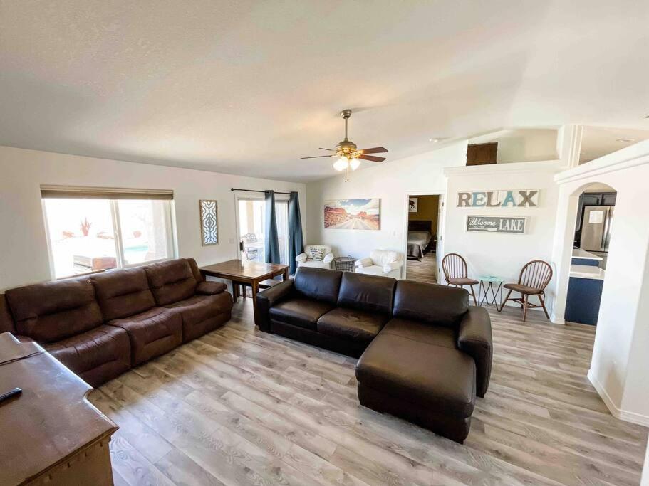 Private View On The Side Of 95! Sleeps 16 Holiday home