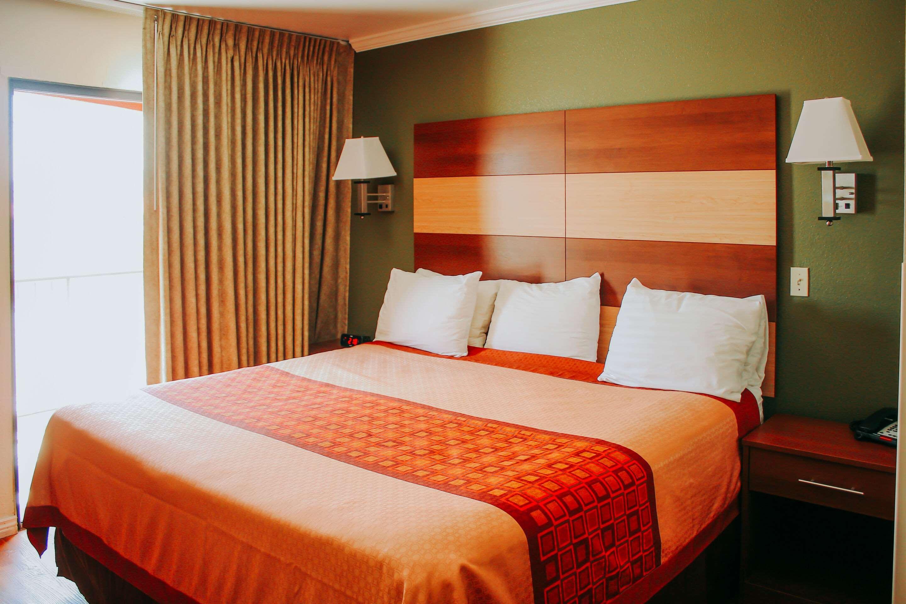 Hotel Rodeway &