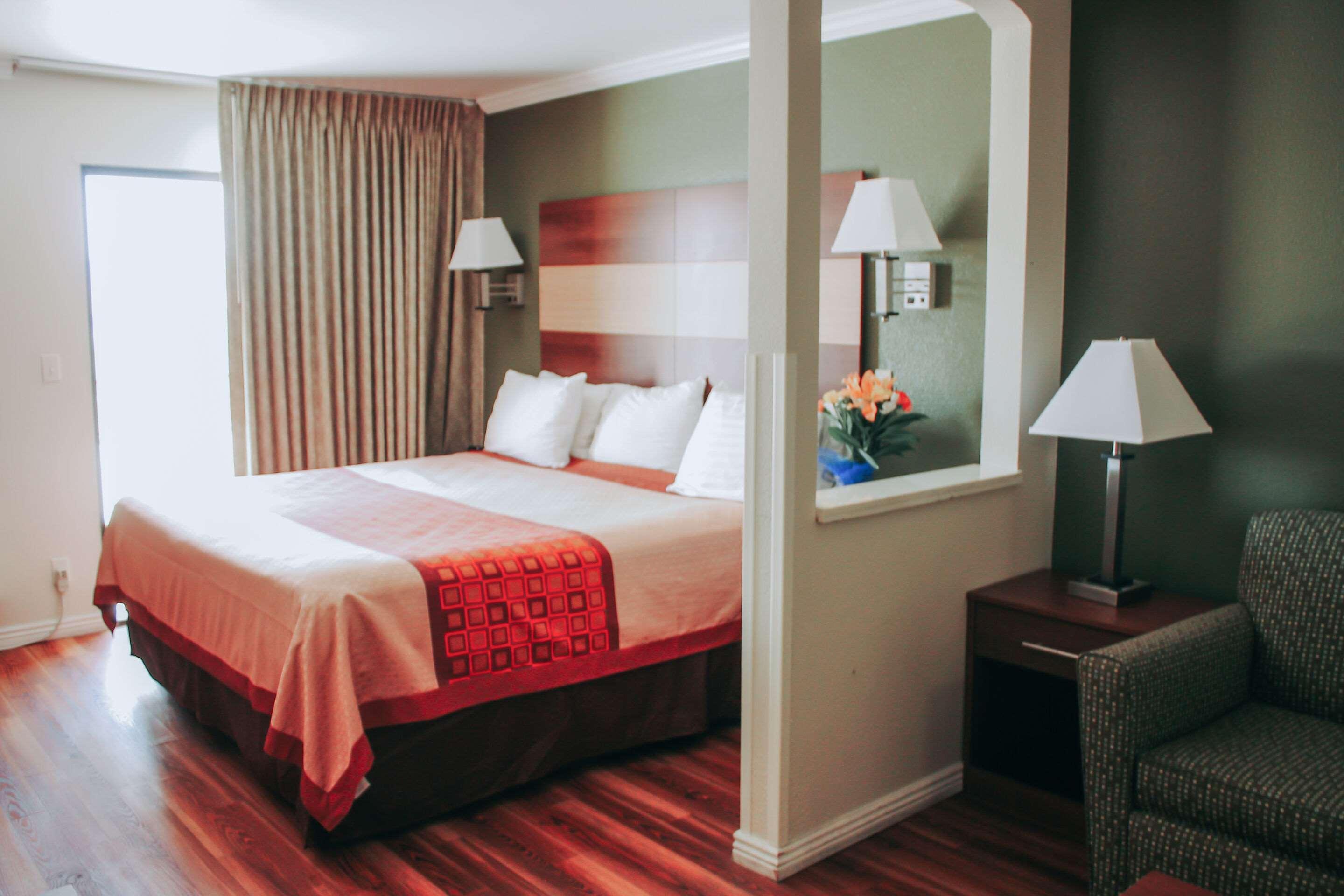 Rodeway & Hotel Lake Havasu City