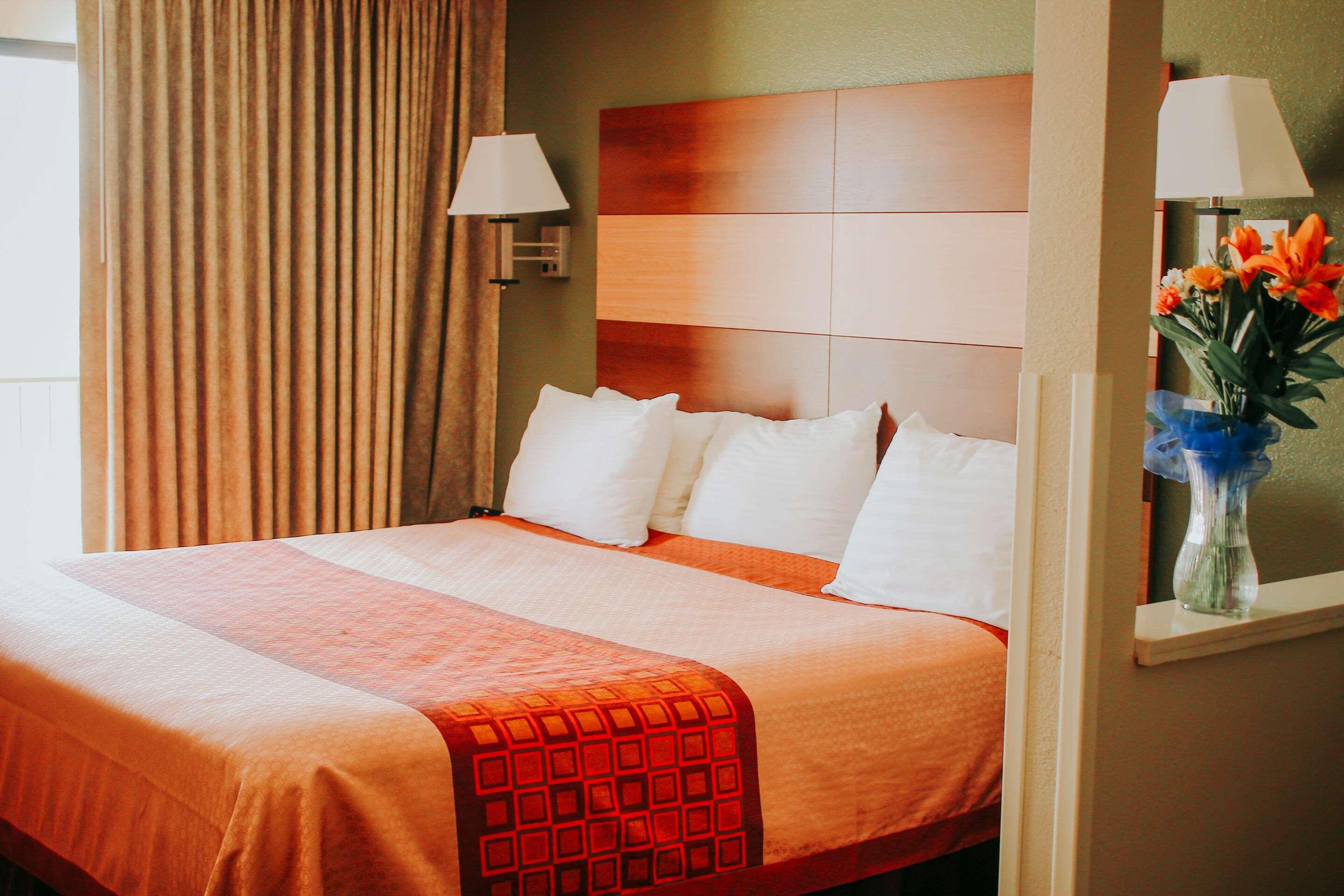 Rodeway & Hotel