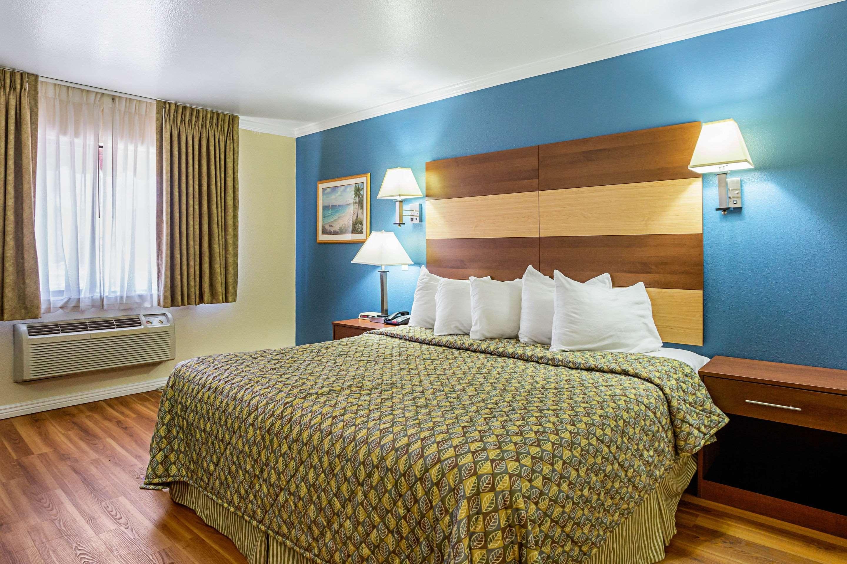 Rodeway & 3* Lake Havasu City