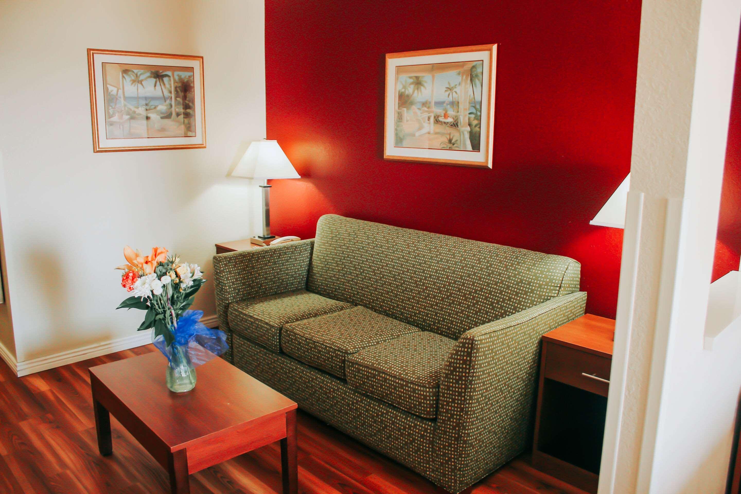 Rodeway & Hotel