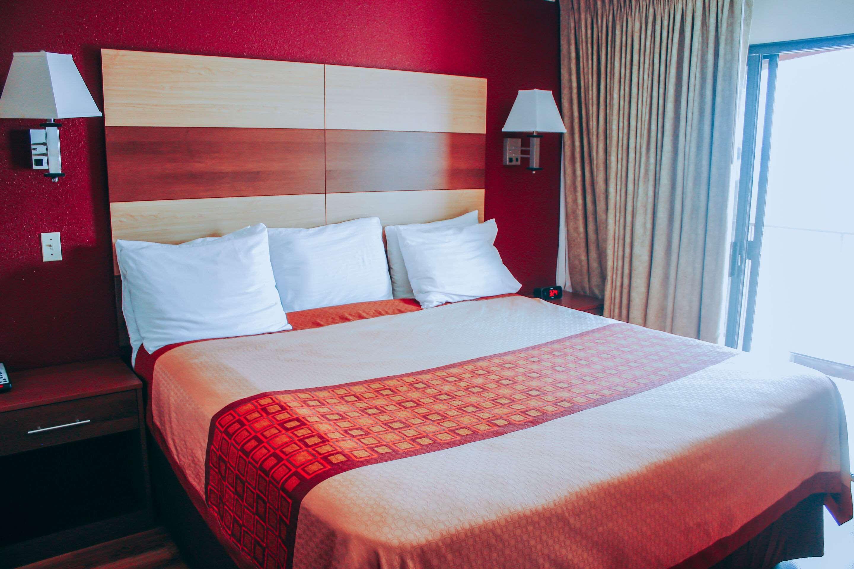 Rodeway & Hotel