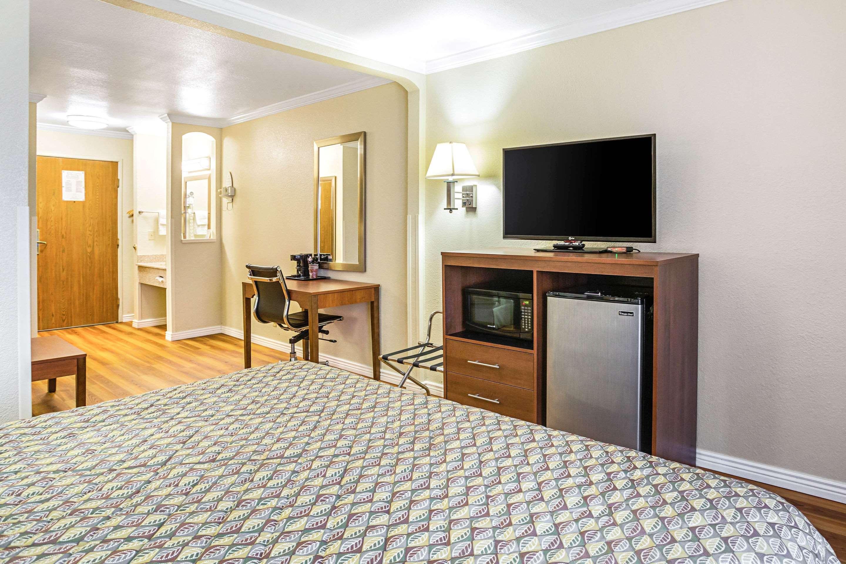 Hotel Rodeway & Lake Havasu City