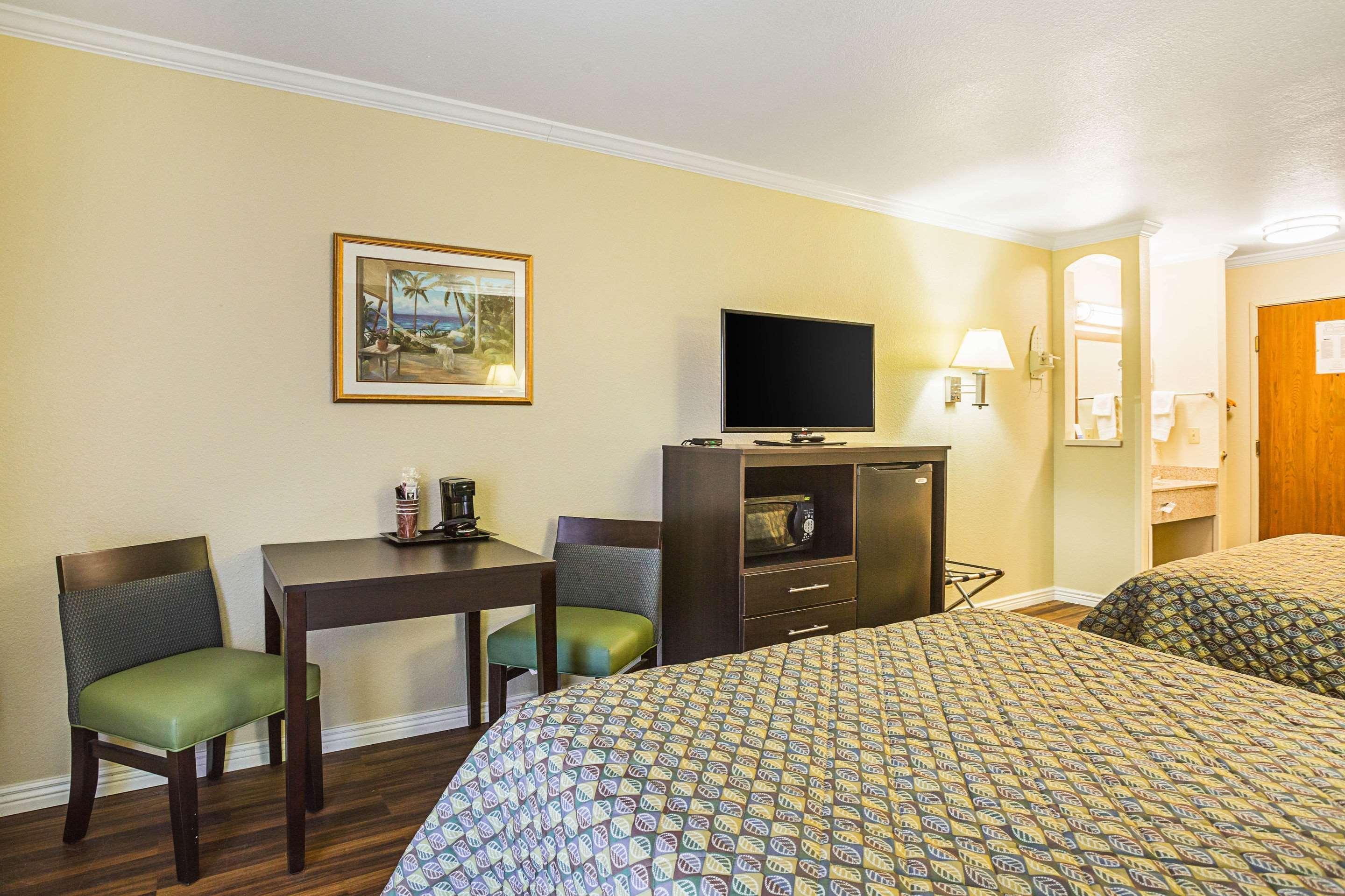 Rodeway & 3* Lake Havasu City