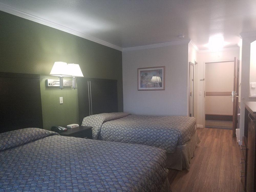 Hotel Rodeway &
