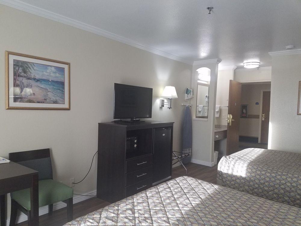 Hotel Rodeway &