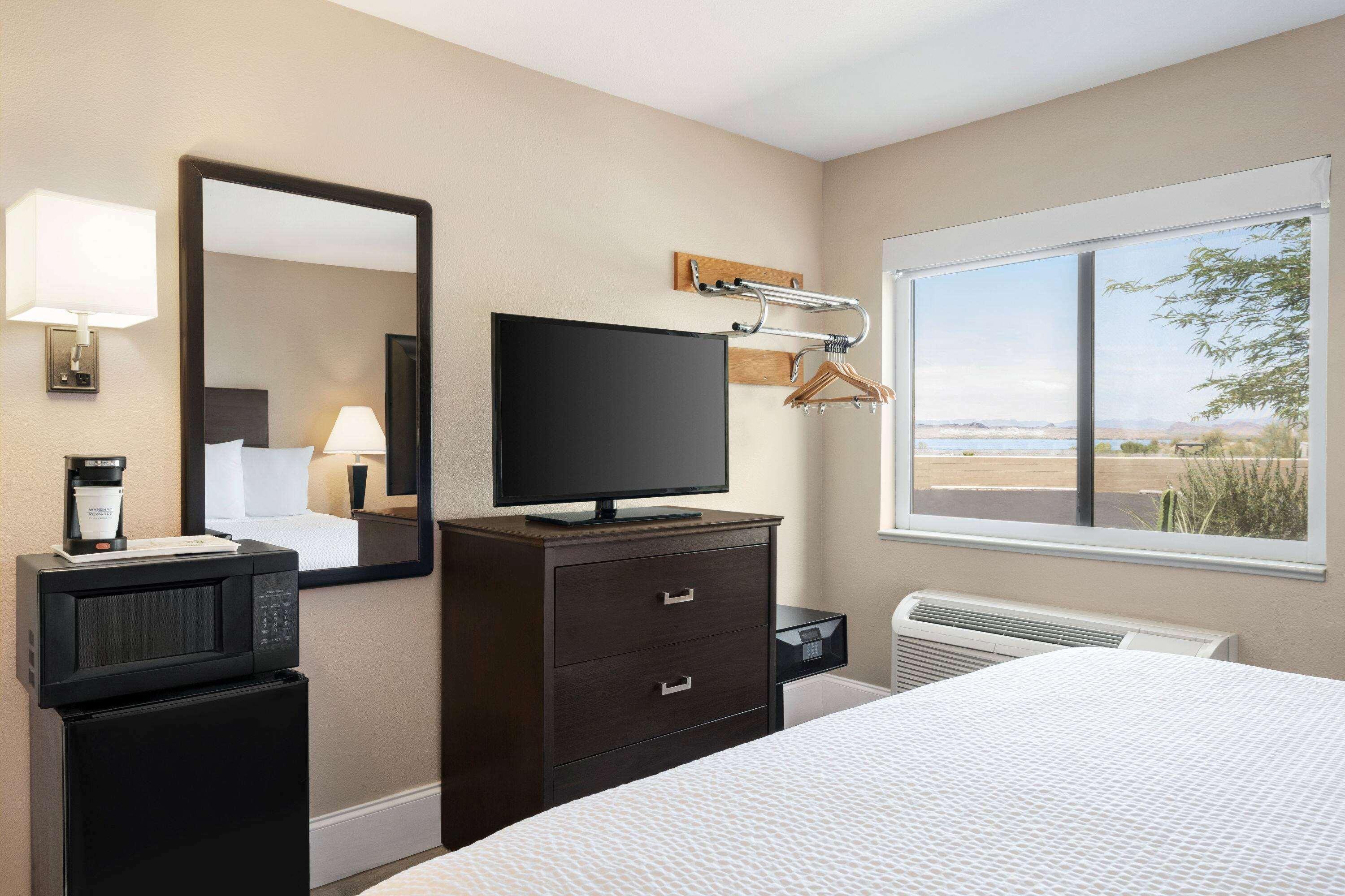 Travelodge By Wyndham Havasu Motel