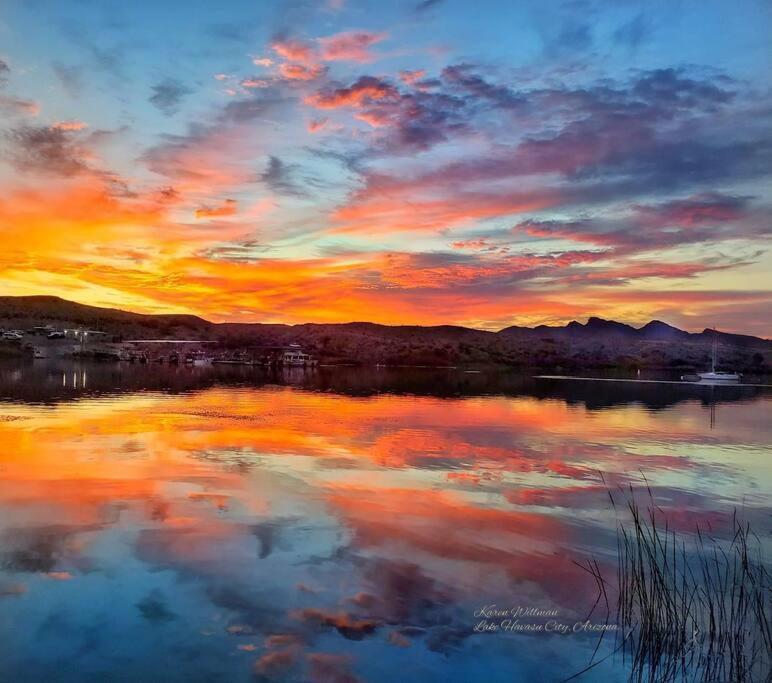 Happy-lake Close-private Waterpark Oasis -sleeps 14 * Lake Havasu City