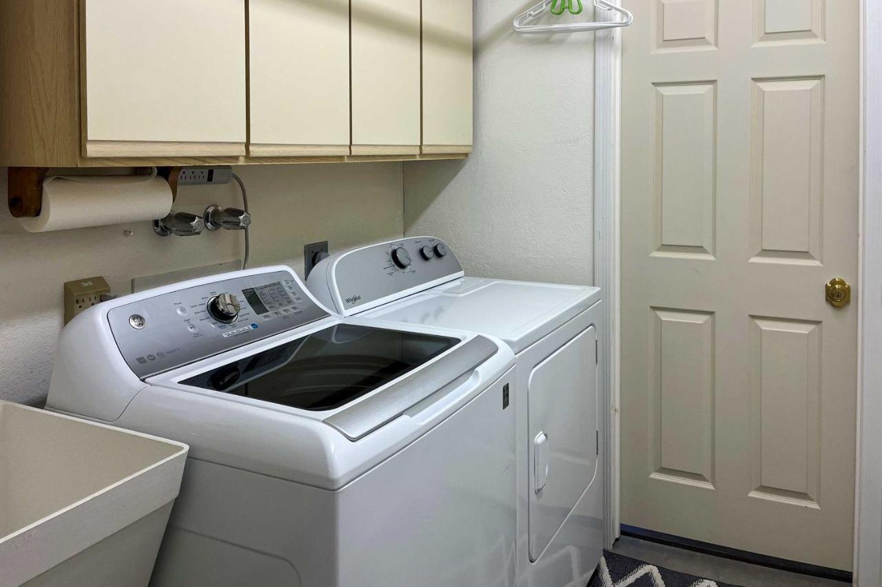 Holiday home Beautiful Havasu Retreat With Hot Tub, Pet Friendly! *