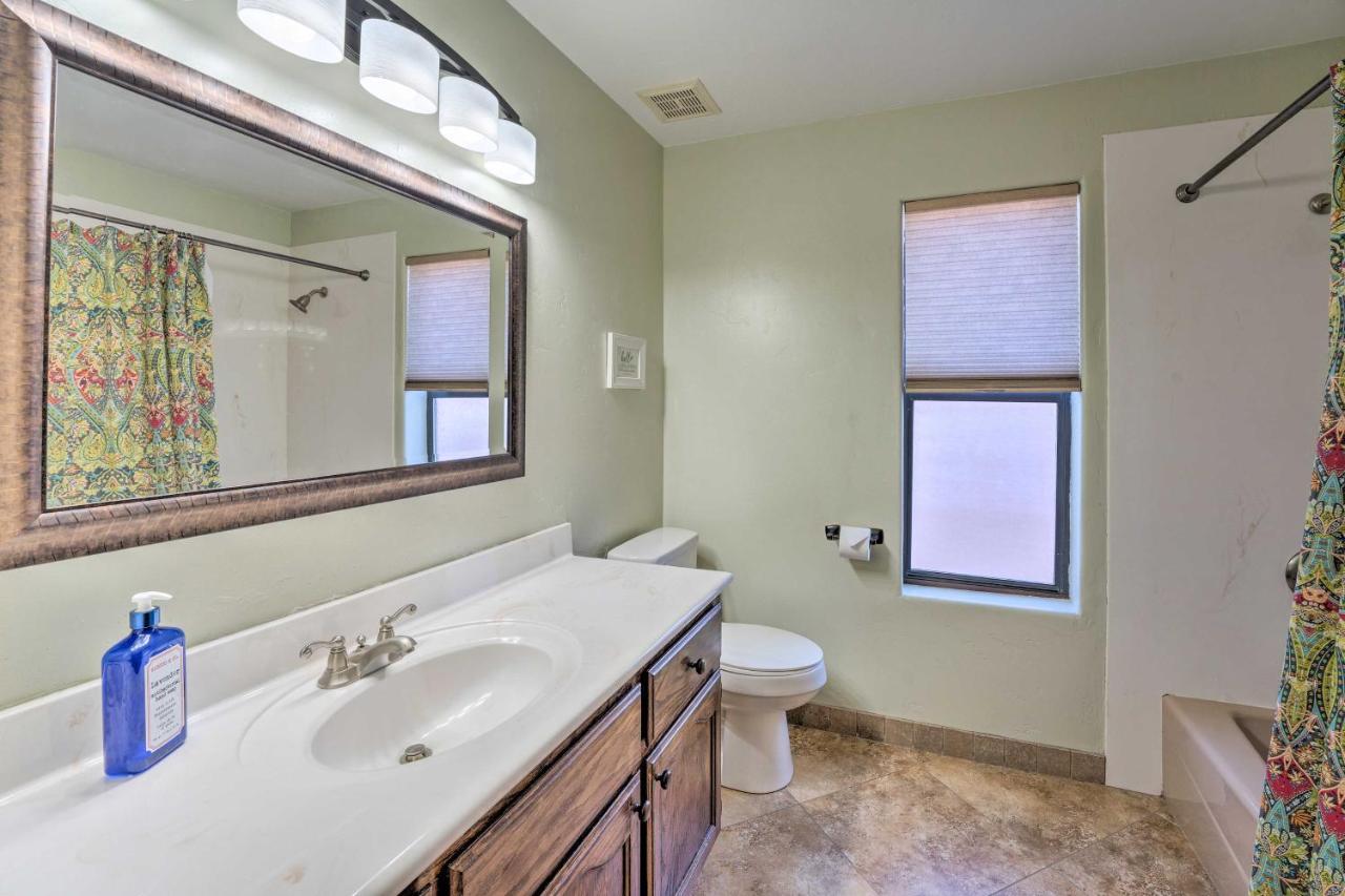 Pet-friendly Havasu Gem Pool And Game Holiday home