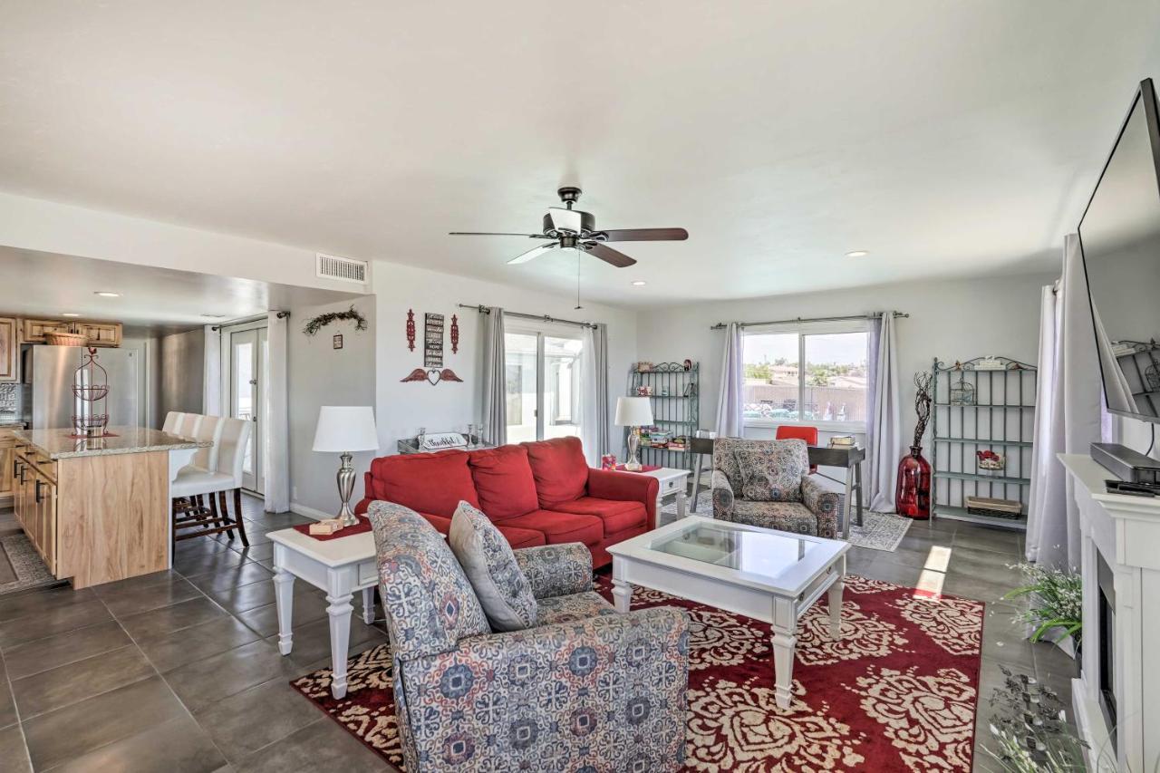 Holiday home Sunny Havasu Abode With Pool And Grill! *