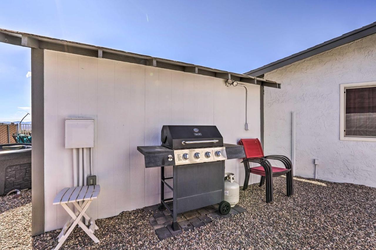Sunny Havasu Abode With Pool And Grill! Lake Havasu City