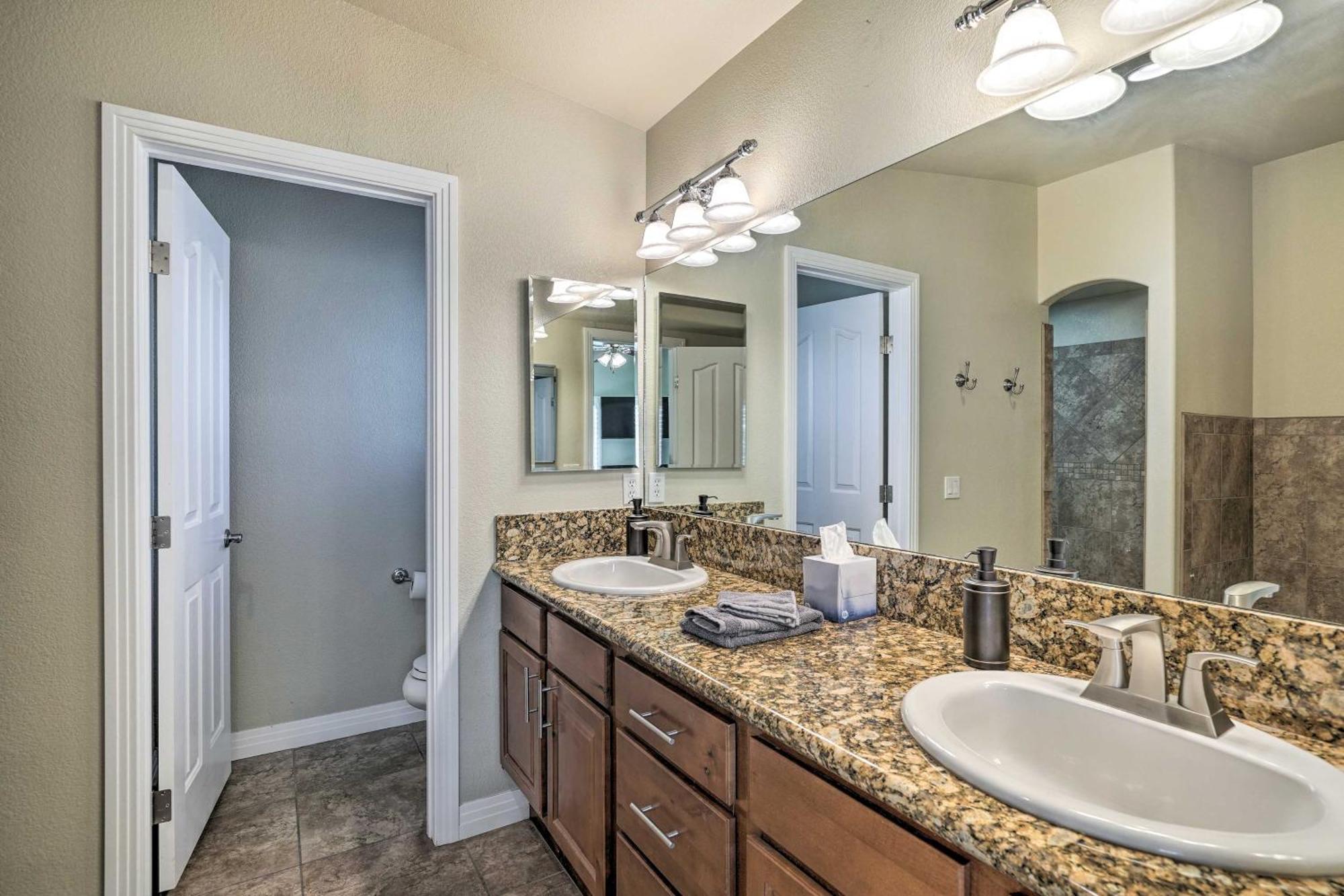 Havasu With Pool - 3 Mi To Lake! Holiday home Lake Havasu City