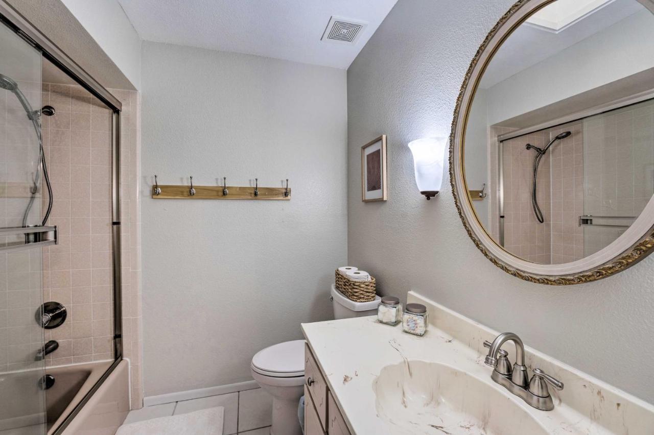 Holiday home Pet-friendly Havasu Retreat With Pool!