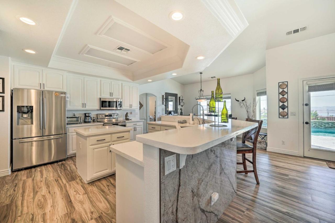 Luxe Havasu With Pool, 4 Mi To Dtwn Holiday home