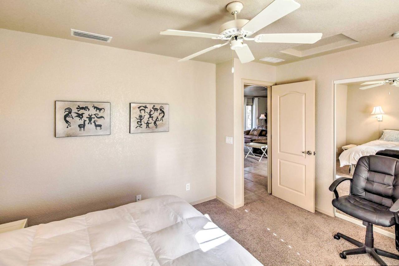 Cozy Havasu House With Views - 1 Mi To Water! Holiday home