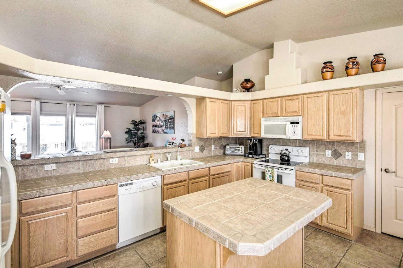 Holiday home Cozy Havasu House With Views - 1 Mi To Water!