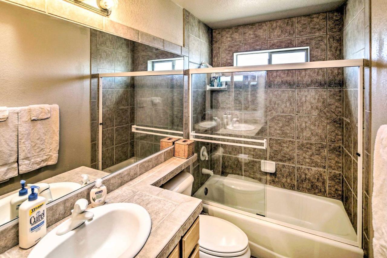 Cozy Havasu House With Views - 1 Mi To Water! Holiday home