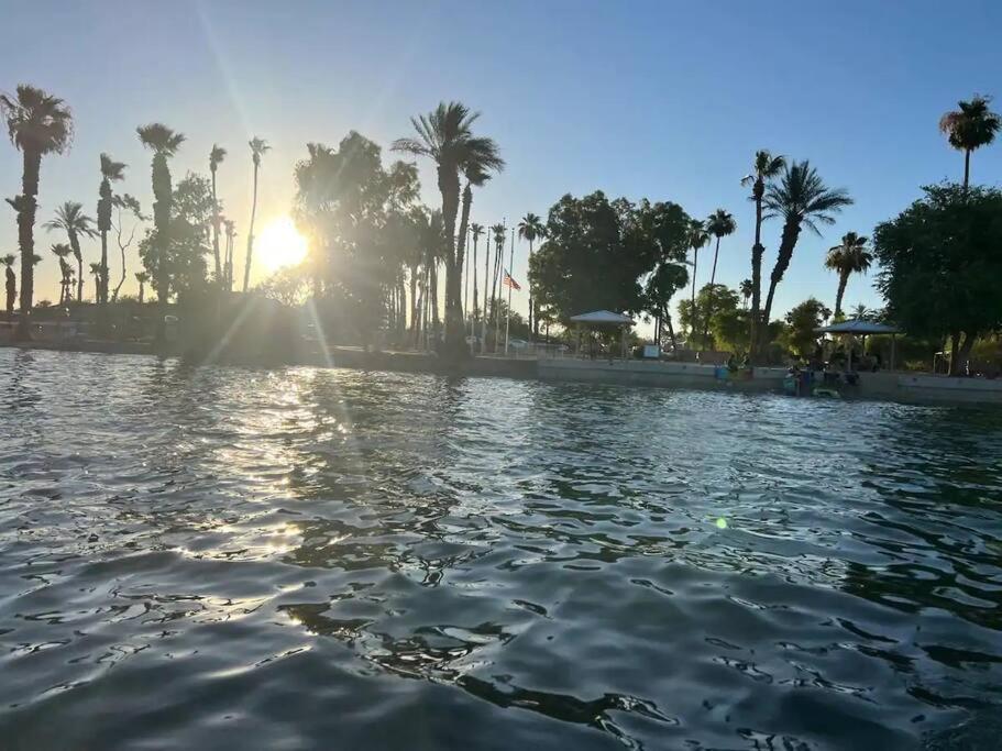 Apartment Pool King Suite-walk To Dt & Lake! Lake Havasu City