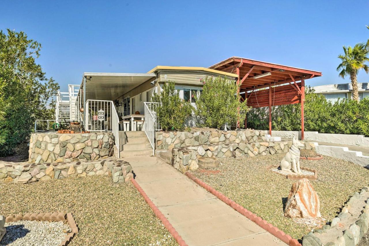 Cozy Havasu Getaway With Views!