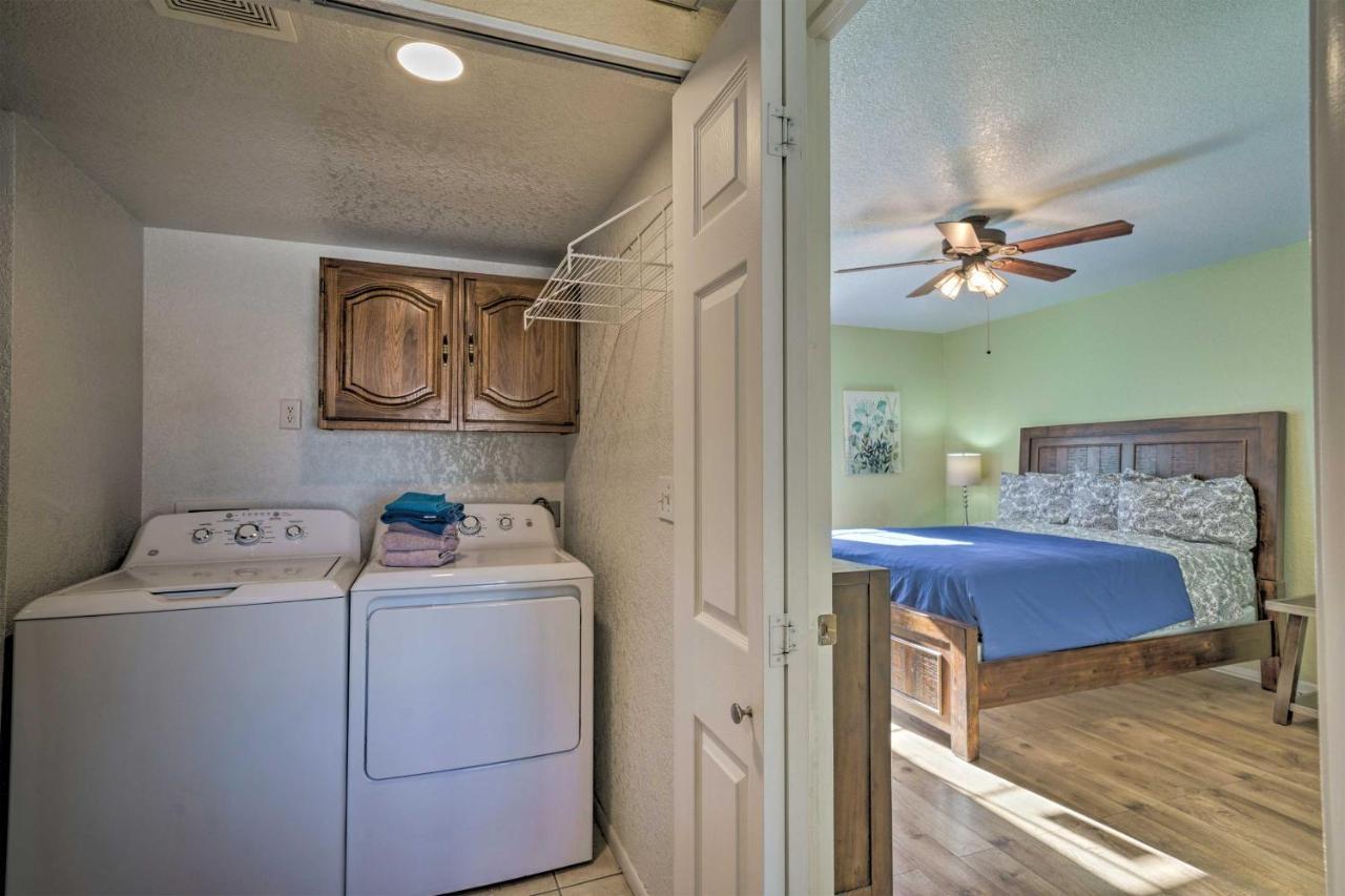 Family-friendly Havasu Getaway With Deck And Pool