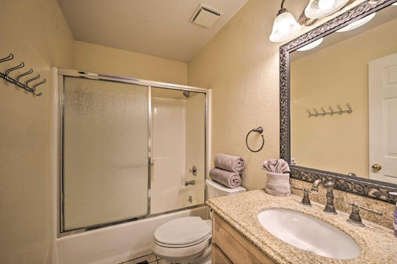 Family-friendly Havasu Getaway With Deck And Pool *